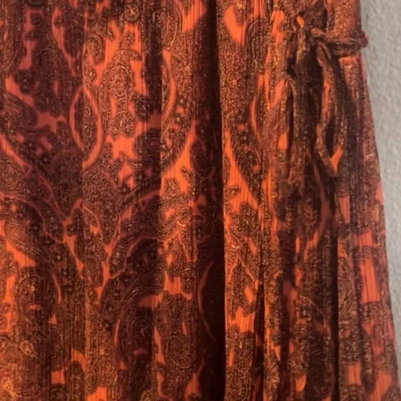 Vintage Nicole Miller reNew York | Size 8| Red Paisley Empire Waist V-Neck Dress - Picture 5 of 6